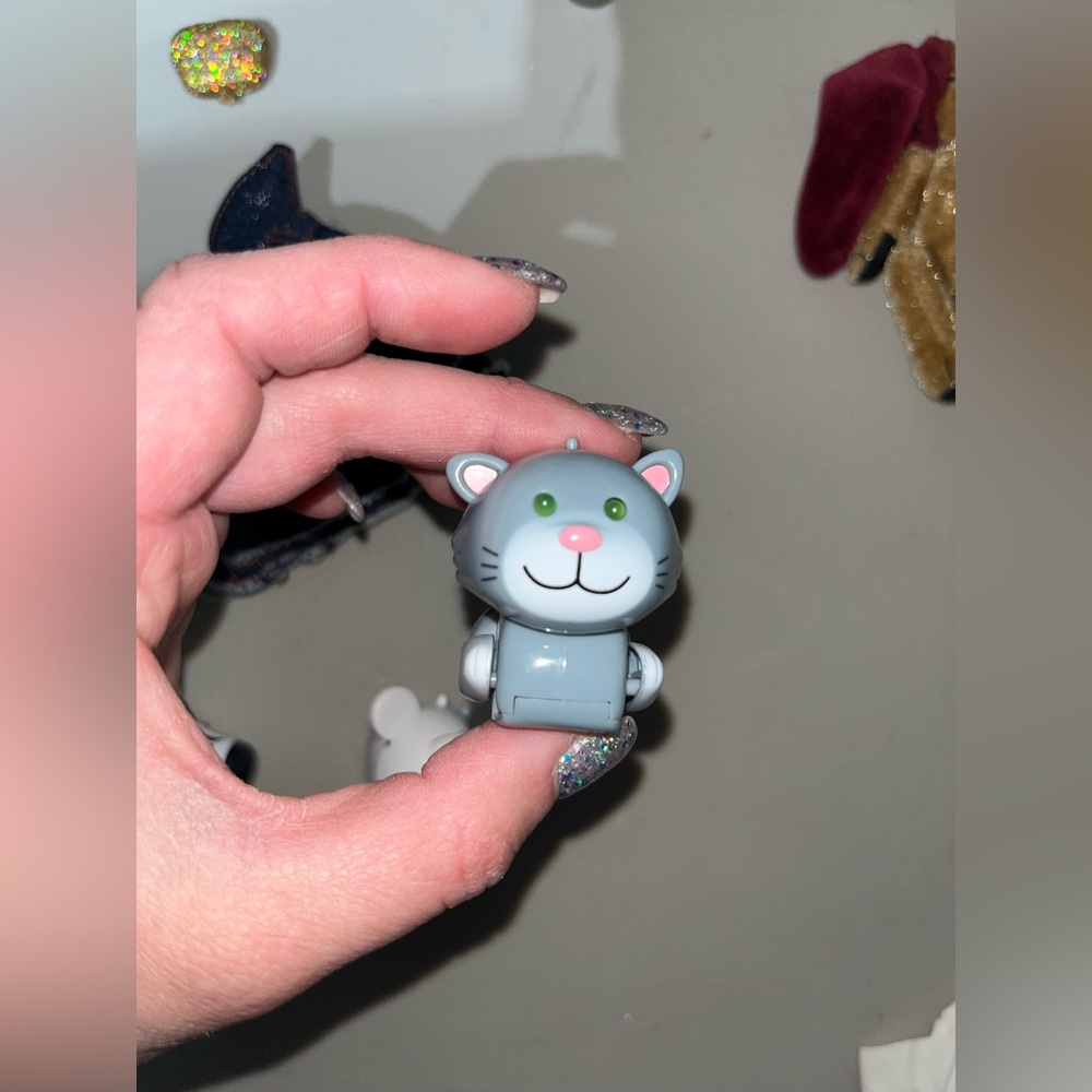 MICROPETS - Picture 3 of 6
